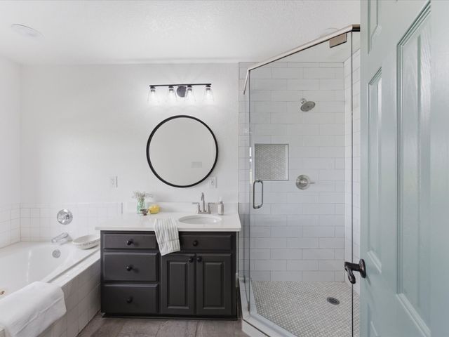 210 County Road 2696, Alvord, TX 76225