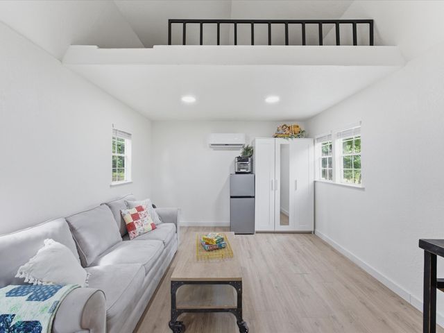 210 County Road 2696, Alvord, TX 76225