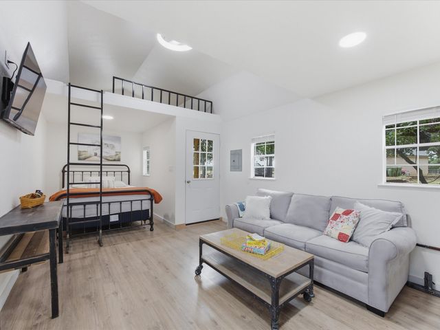 210 County Road 2696, Alvord, TX 76225