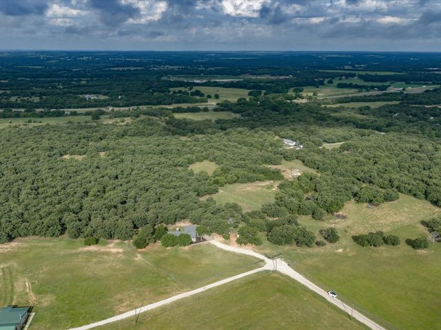 210 County Road 2696, Alvord, TX 76225