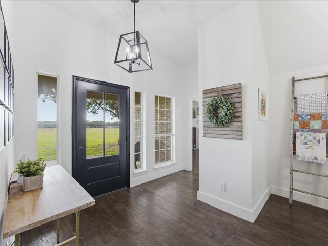 210 County Road 2696, Alvord, TX 76225