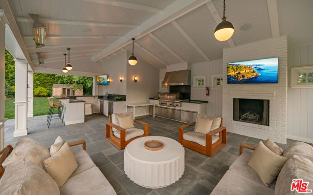 491 N Tigertail Road, Los Angeles, CA 90049