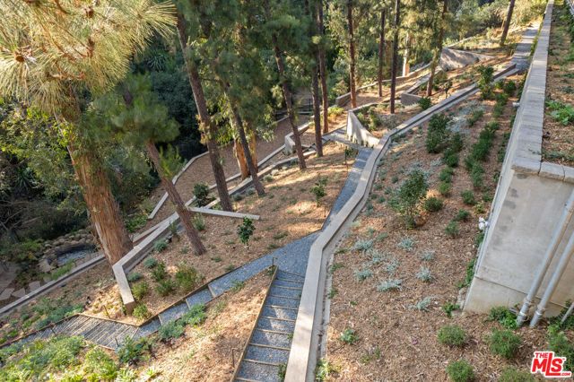 491 N Tigertail Road, Los Angeles, CA 90049