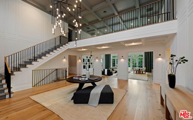 491 N Tigertail Road, Los Angeles, CA 90049