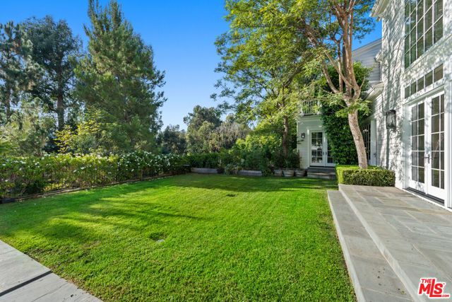 491 N Tigertail Road, Los Angeles, CA 90049