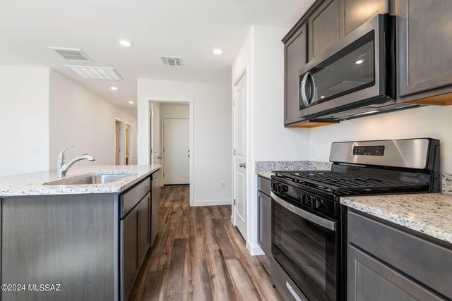 22012 E Wayward Lane, Red Rock, AZ 85145