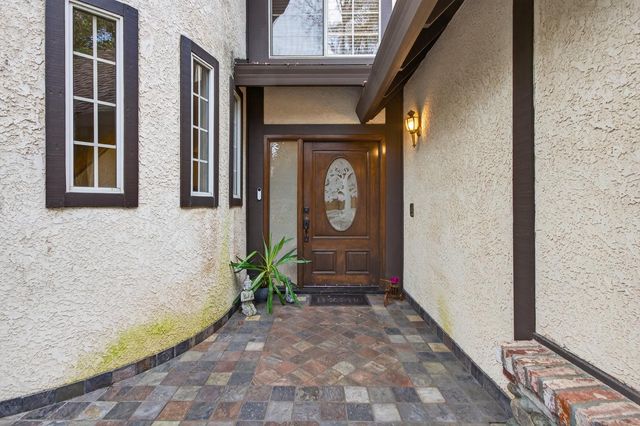 8681 Winding Way, Fair Oaks, CA 95628