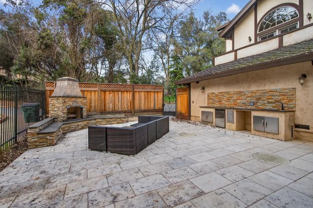 8681 Winding Way, Fair Oaks, CA 95628