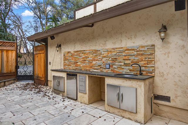 8681 Winding Way, Fair Oaks, CA 95628