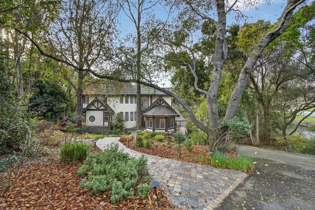 8681 Winding Way, Fair Oaks, CA 95628