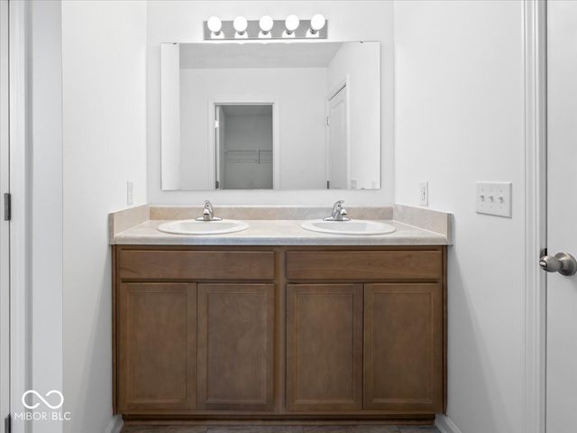 576 Plowman Drive, Shelbyville, IN 46176