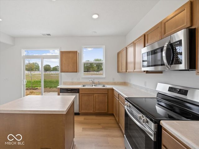 576 Plowman Drive, Shelbyville, IN 46176