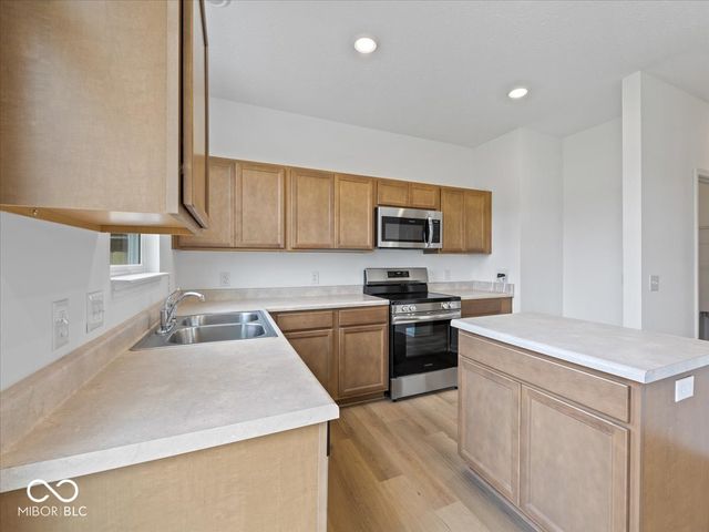 576 Plowman Drive, Shelbyville, IN 46176