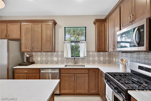 20548 Pebble Glen DR, Estero, FL 33928
