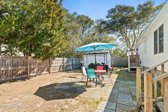 6 White Lane, Oak Island, NC 28465