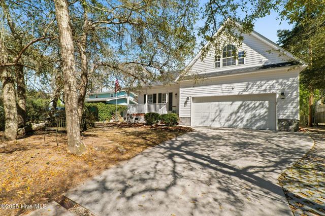 6 White Lane, Oak Island, NC 28465