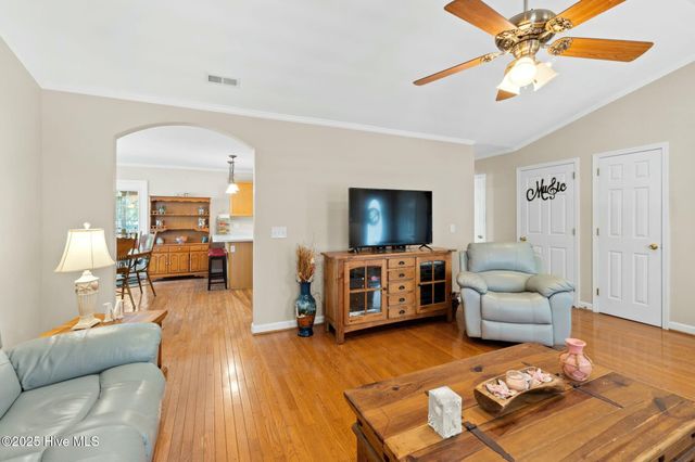 6 White Lane, Oak Island, NC 28465