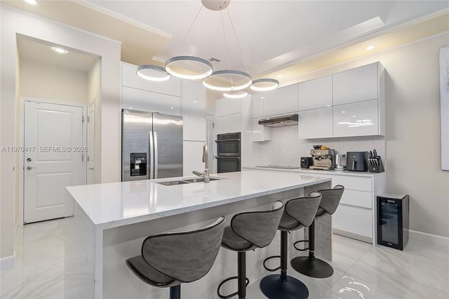 1475 Silk Oak Dr, Hollywood, FL 33021