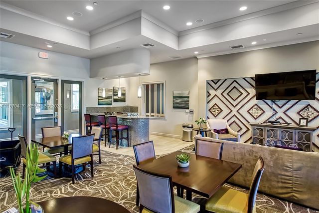 1475 Silk Oak Dr, Hollywood, FL 33021