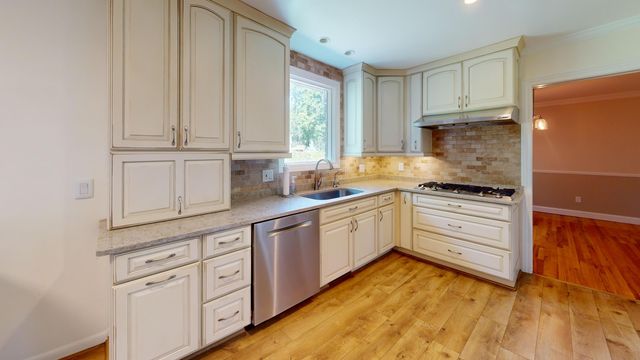 3480 Arrowvale Street, Orchard Lake Vllg, MI 48324