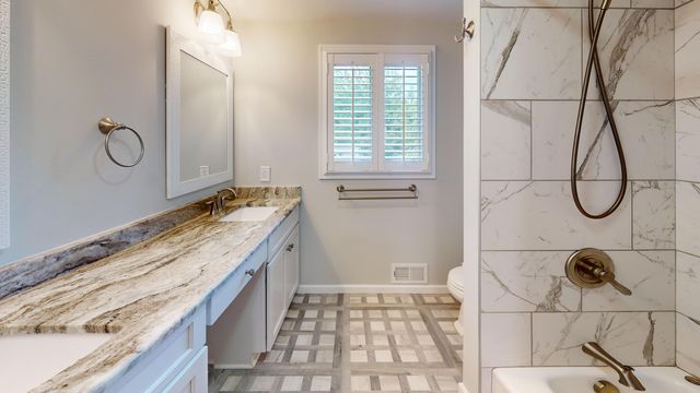 3480 Arrowvale Street, Orchard Lake Vllg, MI 48324
