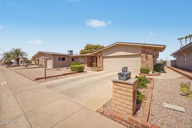 2256 N MIDDLECOFF Drive, Mesa, AZ 85215