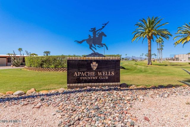 2256 N MIDDLECOFF Drive, Mesa, AZ 85215