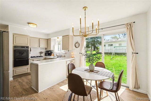 308 Old Bridge Road, Grand Blanc, MI 48439