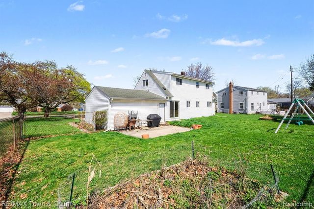 308 Old Bridge Road, Grand Blanc, MI 48439