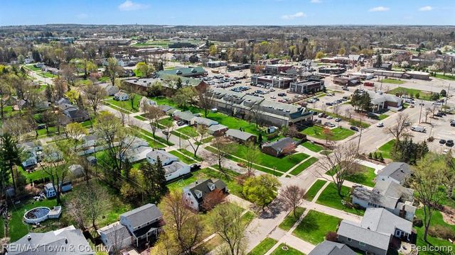 308 Old Bridge Road, Grand Blanc, MI 48439