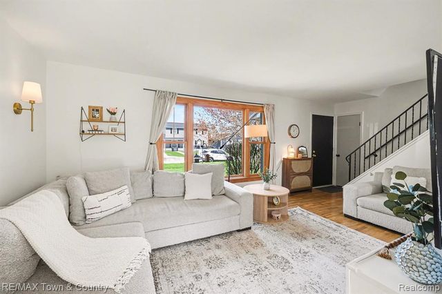 308 Old Bridge Road, Grand Blanc, MI 48439