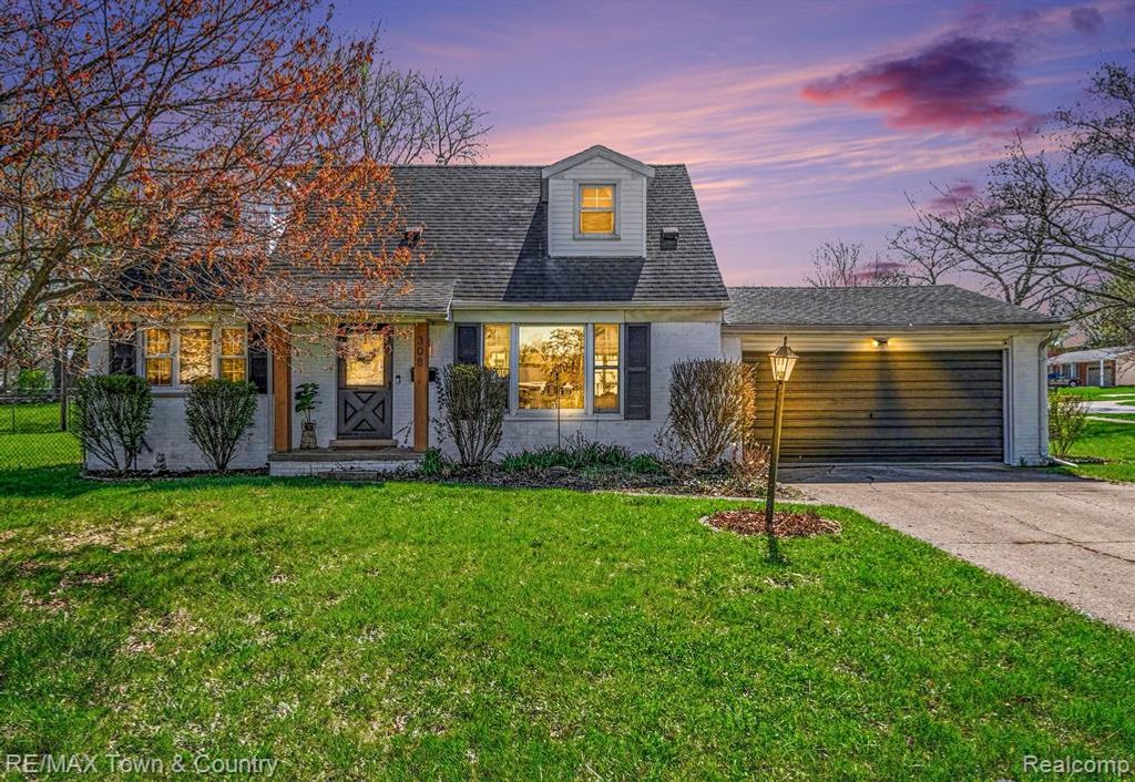 308 Old Bridge Road, Grand Blanc, MI 48439
