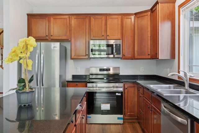 5066 Yuma Lane N, Plymouth, MN 55446