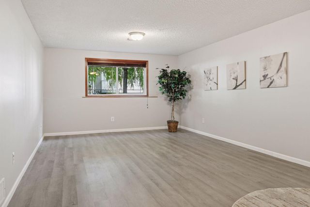 5066 Yuma Lane N, Plymouth, MN 55446