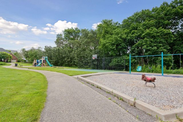 5066 Yuma Lane N, Plymouth, MN 55446