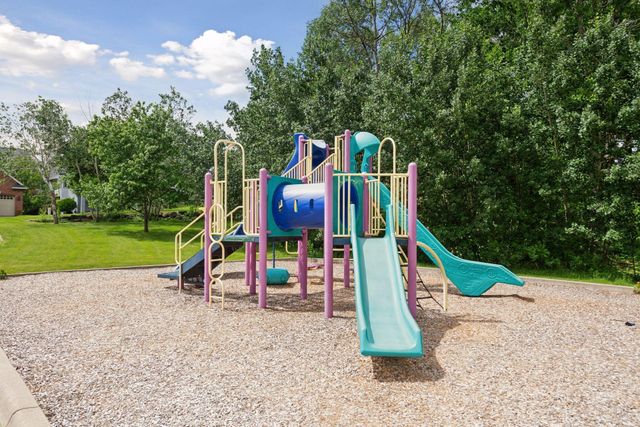 5066 Yuma Lane N, Plymouth, MN 55446