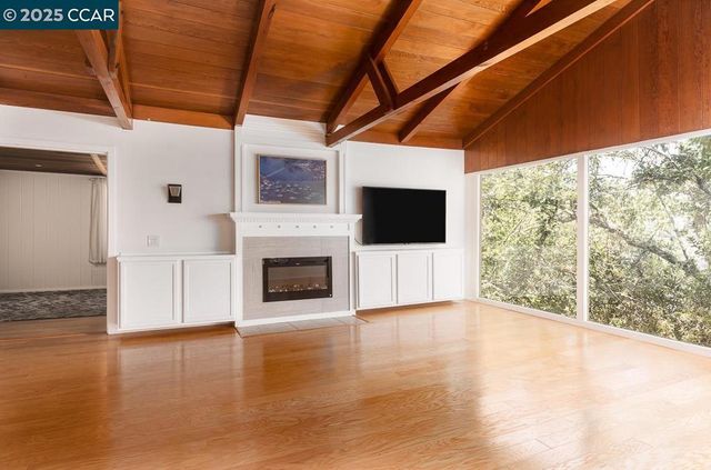 877 Mountain View Dr, Lafayette, CA 94549