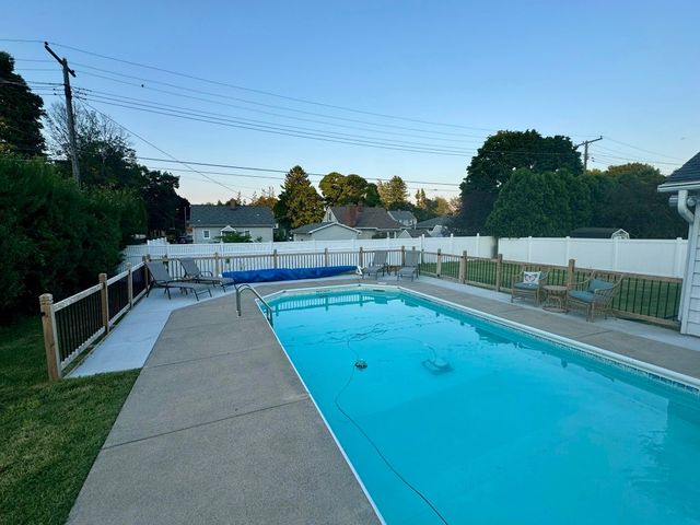 1009 MONTPELIER Avenue, Erie, PA 16505