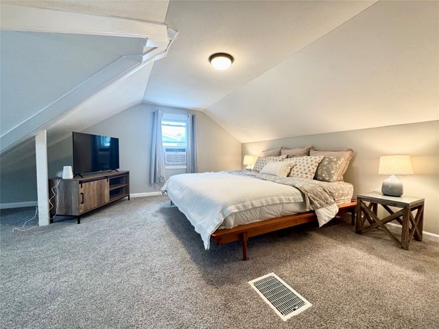 1009 MONTPELIER Avenue, Erie, PA 16505