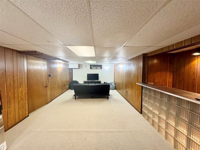 1009 MONTPELIER Avenue, Erie, PA 16505