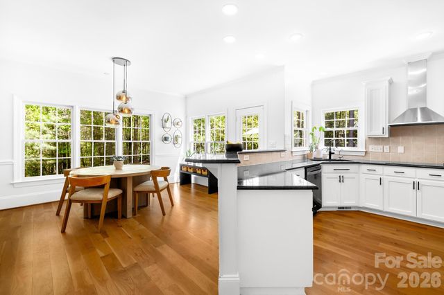 8830 Bluestone Bay Court, Sherrills Ford, NC 28673