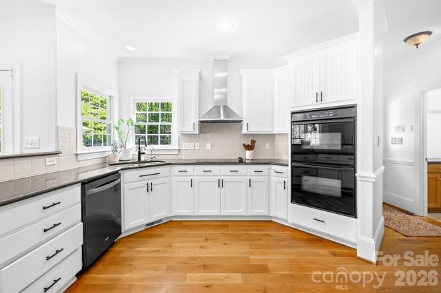 8830 Bluestone Bay Court, Sherrills Ford, NC 28673