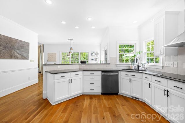 8830 Bluestone Bay Court, Sherrills Ford, NC 28673