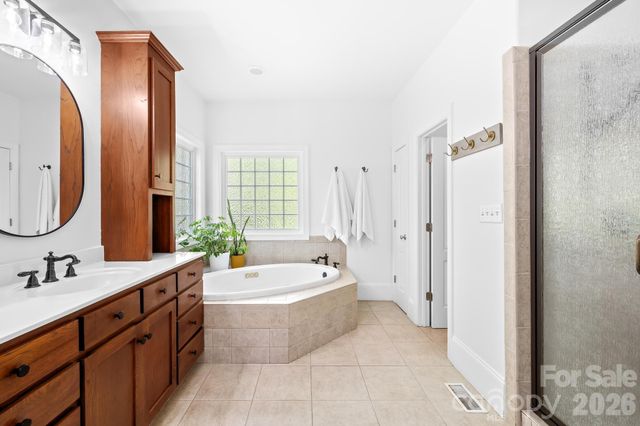 8830 Bluestone Bay Court, Sherrills Ford, NC 28673