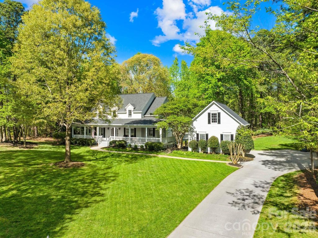 8830 Bluestone Bay Court, Sherrills Ford, NC 28673
