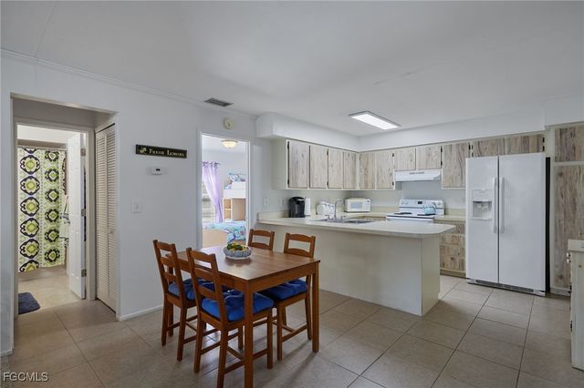 1100 Pondella RD 916, Cape Coral, FL 33909