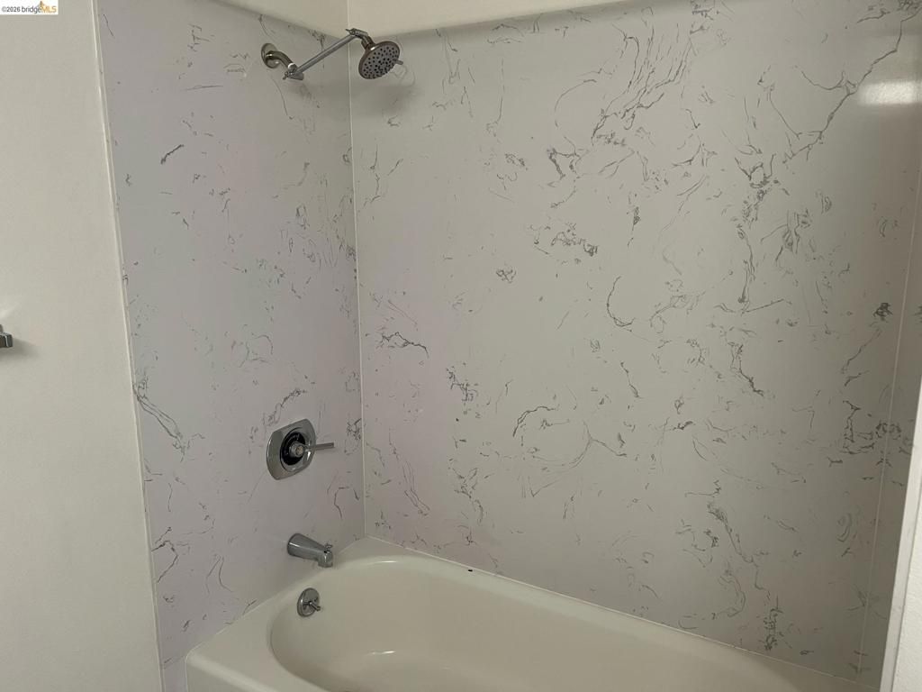 Image 9 of property listing at 988 Franklin St 601, Oakland, CA 94607