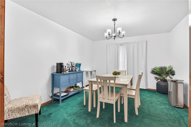 2706 E King Avenue, Sallisaw, OK 74955