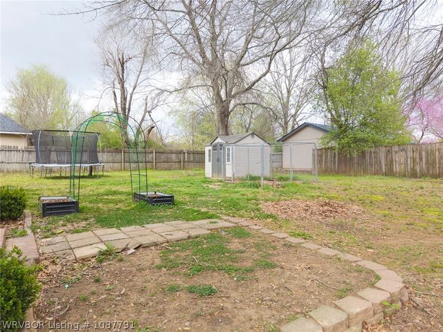 2706 E King Avenue, Sallisaw, OK 74955