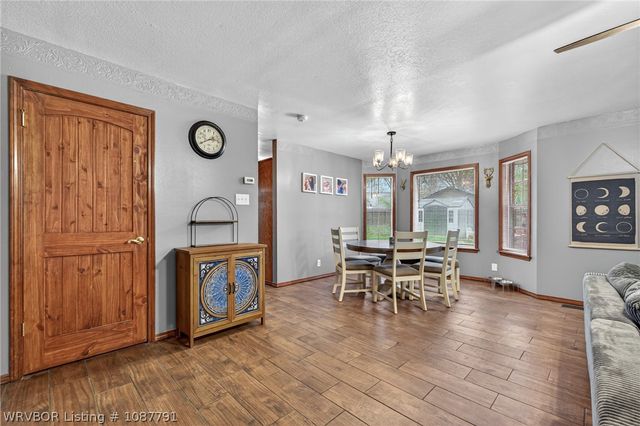 2706 E King Avenue, Sallisaw, OK 74955